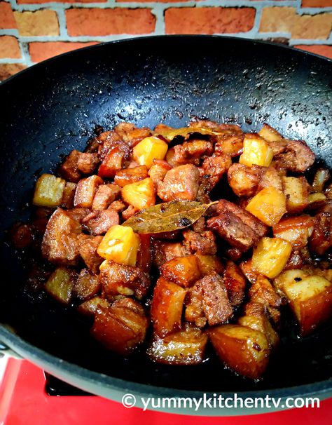 Pork Adobo with Pineapple - Yummy Kitchen Adobo With Pineapple, Pork Adobo Recipe, Filipino Pork Recipes, Pork Goulash, Yummy Kitchen, Pineapple Syrup, Pork Adobo, Pineapple Pork, Adobo Recipe