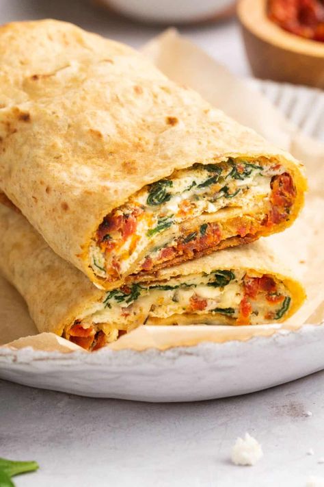 Copycat Starbucks Spinach Feta Wrap Recipe (Double the Protein!) - Lauren Fit Foodie Spinach Feta Wrap, Feta Wrap, Breakfast Wrap, Mediterranean Flavors, Spinach Wraps, Lunch Wraps, Egg Wrap, Wrap Recipe, Copycat Starbucks