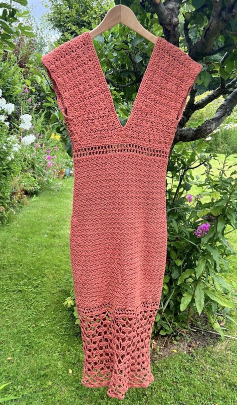 Crochet Fashion Patterns Free, Summer Dress Patterns Free, Crochet Tops Pattern, Crochet Cottage, Vintage Crochet Dresses, Dress Crochet Pattern, Memorial Beads, Crocheted Clothes, Crochet Wear