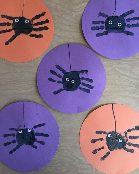 Hand Print Spider Craft, Spider Handprint Craft For Toddlers, Easy Art Preschool, Spider Week Preschool, Spider Art And Craft For Preschool, Spider Curriculum Preschool, Halloween Spider Craft Preschool, Spider Halloween Crafts For Kids, Handprint Spiders For Toddlers