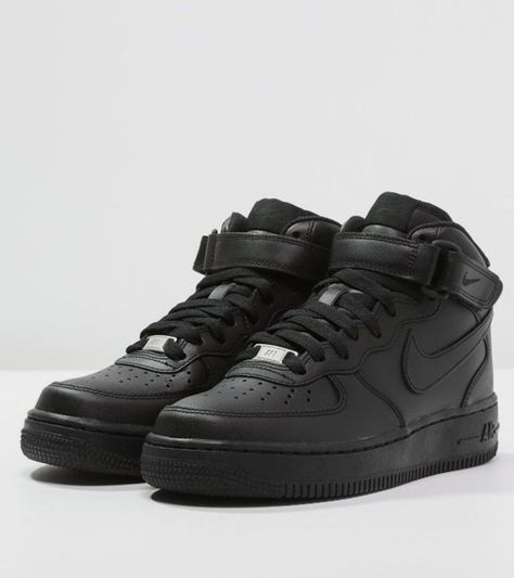 Cute All Black Shoes, Cool Black Shoes, Zapatillas Nike Air Force, Black Air Force 1, All Black Nikes, Nike Shoes Air Force, Black Nike Shoes, All Black Shoes, Trendy Boots