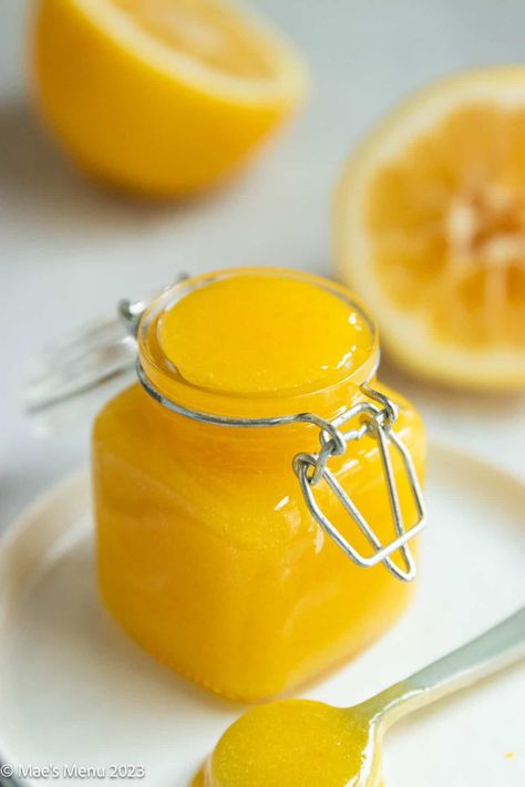 This Meyer Lemon curd recipe is simply decadent! With tart and sunshiney lemon notes and a rich buttery finish, this Mayer Lemon curd is the perfect accompaniment to biscuits, cakes and desserts. This is such an easy recipe you can whip up a batch of this lemon curd in no time, any unused curd can also be frozen and used another time! #homemadelemoncurd #meyerlemoncurd Lemon Curd Recipe Easy, Spring Food Ideas, Meyer Lemon Curd, Lemon Juice Recipes, Meyer Lemon Recipes, Easy Lemon Curd, Lemon Recipe, Lemon Curd Recipe, Cakes And Desserts