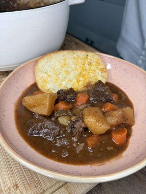 Classic Beef Stew 🥕 Recipe Beef Stew, Cooking With Red Wine, Classic Beef Stew, Mexican Beef, Recipe Beef, Red Wine Sauce, Chicken Stuffed, Baked Shrimp, Crowd Pleasing Recipes