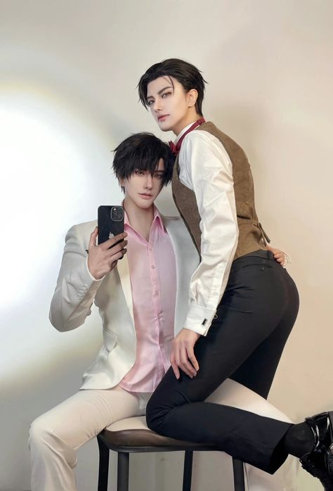 Cosplay Couple, Action Pose Reference, Couple Poses Reference, People Poses, Body Reference Poses, Cute Couple Poses, Human Poses Reference, Figure Poses, Poses References