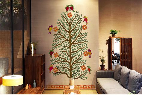 Wall Painting Madhubani, Madhubani Tree Painting, Indian Paintings For Living Room, Kolam Wall Art, Madhubani Painting On Wall, Indian Mural Wall Art, Madhubani Wall Painting, Wall Painting Ideas Indian, Madhubani Wall Art