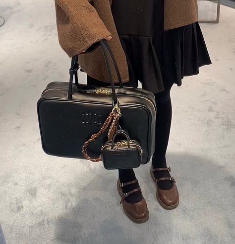 Miu Miu 🤎🖤 Miu Miu Beau Bag, Miu Miu Outfit Aesthetic, Miu Miu Clothes, Miu Miu Aesthetic, Miumiu Bags, Miu Miu Outfit, University Bag, Luxury Bags Collection, Micro Bag