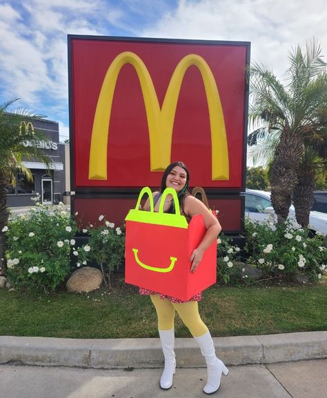 Out Of The Box Costume Ideas, Box Costumes For Adults, Cardboard Box Costumes Diy, Out Of The Box Halloween Costumes, Happy Meal Costume, Box Halloween Costumes, Funny Homemade Costumes, Cardboard Box Costume, Boxing Halloween Costume