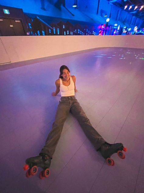 Skating Rink Aesthetic, Dustin Long, Roller Skating Aesthetic, Roller Skating Pictures, Skate Outfit, Skating Pictures, Roller Skating Rink, Roller Skating Outfits, Girls Roller Skates