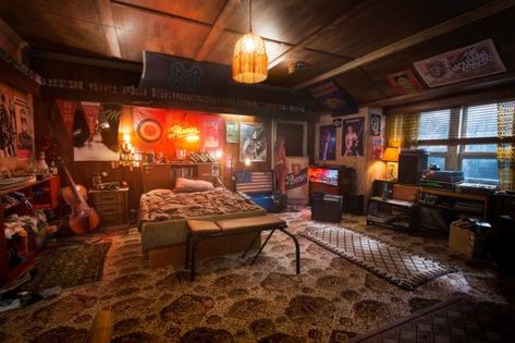 Bedroom 90s, Childhood Bedroom, Ash Vs Evil Dead, Movie Merchandise, Hangout Room, Interior Design Images, Evil Dead, Ultimate Gift Guide, Tape Recorder