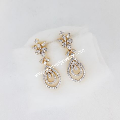 White Stone Earrings Indian Gold, Diamond Earrings Indian Daily Wear, Danglers Earrings Diamond, White Stone Earrings, White Stone Jewelry, Diamond Earrings Indian, Diamond Gold Earrings, Small Earrings Gold, Indian Diamond Jewellery