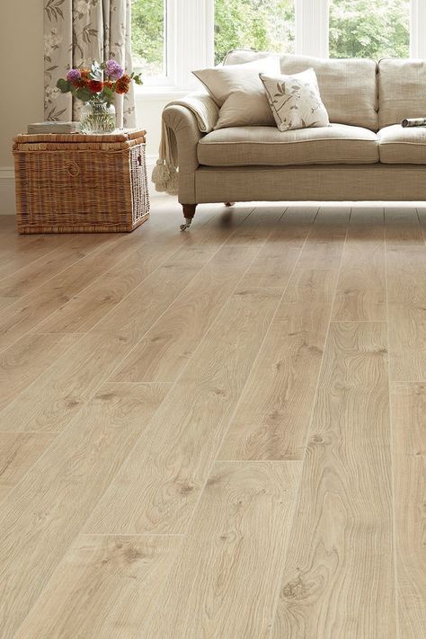 Ceramic Flooring That Looks Like Wood, Wood Look Tiles Living Room, Tile Looks Like Wood Floor, Parket Floor Modern, Light Wooden Floors Living Room, Tile Living Room Ideas, Laminate Living Room, Wooden Floors Living Room, Wooden Laminate