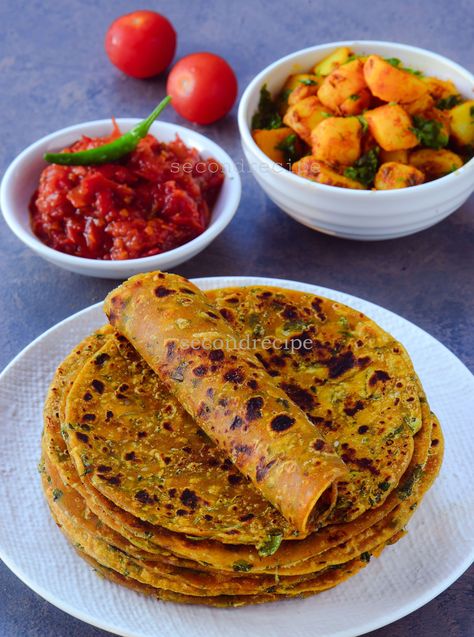 Methi thepla - a wholemeal Indian bread made from fenugreek leaves(Methi),widely eaten in the western state of Gujarat  #thepla #methi Methi Paratha Recipes, Methi Bhajiya, Thepla Recipe Methi, Methi Thepla Recipe Video, Methi Paratha Recipes Video, Thepla Recipe, Methi Paratha, Appetizer Recipes Vegetarian, Tiffin Recipes