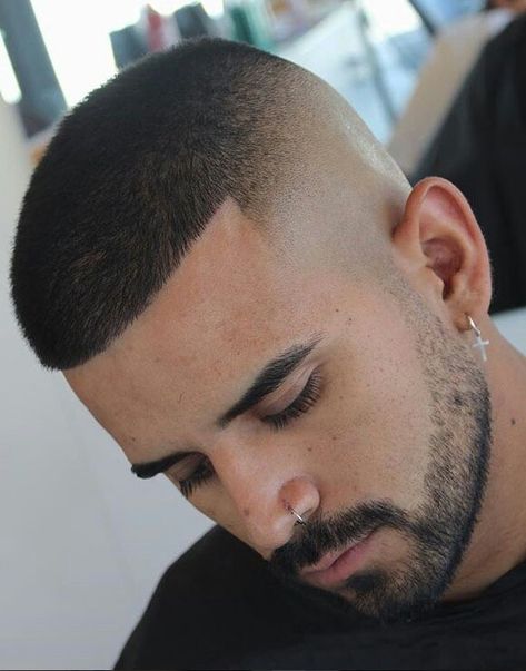 Fade Buzzcut, Buzzcut Men, Long Buzz Cut, Men Fade Haircut Short, Short Hair With Beard, Shaving Kits, Buzz Cut Hairstyles, Haircut For Men, Taper Fade Haircut