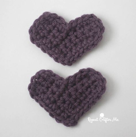 You got a sneak peek of these Crochet Puffy Hearts in my yarn wrapped LOVE letters post and now I am going to show you how to make them! Much easier than you might think! The hearts are actually worked in rows and then once you have two of them made, you stitch them together … Crochet Heart Puff Stitch, Mini Crochet Heart, Crochet Puffy Heart, Crochet 3d Heart, Crochet Heart Pillow Tutorial, Bernat Super Value Yarn, Crochet Kids Scarf, Valentines Headband, Preemie Crochet