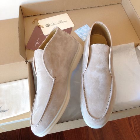 Loro Piana Shoes, Moccasins Women, Trendy Heels, Elegant Shoes, Loro Piana, Girly Shoes, Mens Shoes Boots, Sneaker Heels, Gentleman Style