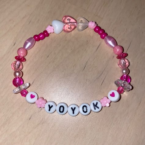 Taylor Swift Bracelet Trading, Era Friendship Bracelet, Friendship Bracelets Beads Aesthetic, Yoyok Friendship Bracelet Taylor Swift, Eras Tour Friendship Bracelet Ideas, Ts Bracelet Ideas, Eras Tour Bracelets Ideas, Eras Friendship Bracelet, Eras Tour Bracelet Ideas