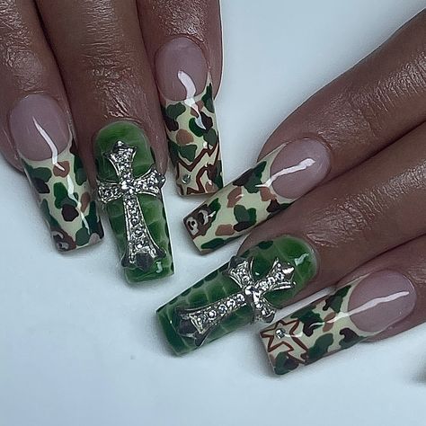 camo baddie 😋 Set Details: Gel-x tier 4 ‎— ❀ﹾ𓈒ིུ✩ Book @ivididthem for your next nail appointment! ❀ﹾ𓈒ིུ✩ — 🏠📍Located in 64050 Independence, Mo 🗓️ Availability linked in linktree! ‎❀ﹾ𓈒ིུ✩ #nails #nailtech #gelnails #gelpolish #kcnails #gelx#gelmanicure #gelxnails ‎—————— ⊹ ⊱ ❀ﹾ𓈒ིུ✩ ⊰ ⊹ —————— Camouflage Nails, Camo Nails, Nail Appointment, Independence Mo, Nails Long, Nail Tech, Halloween Nails, Gel Polish, Camouflage