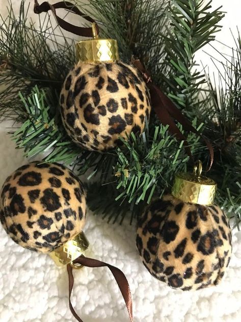 Decoration For Party, Animal Print Decor, Leopard Christmas, Tree Wreath, Christmas Feeling, Golden Girl, Christmas Mood, Christmas Stuff, Dream House Decor