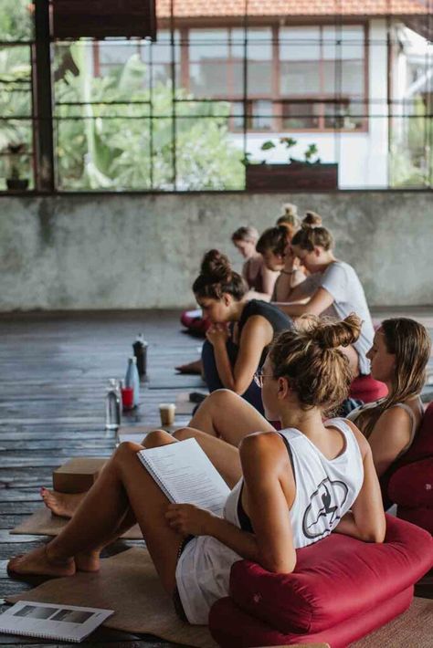 Yoga Training Teacher, Bali Yoga Teacher Training, Yoga Teacher Training Aesthetic, Yoga Instructor Aesthetic, Yoga Certification Training, Yoga Manifestation, Career Moodboard, Yoga Teacher Aesthetic, September Photoshoot