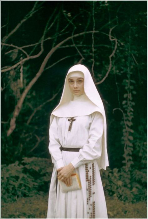 Catholic Clothing, Nun Outfit, Nuns Habits, Nun Costume, Belgian Congo, The Nun, Celebrity Photography, Iconic Images, Bride Of Christ