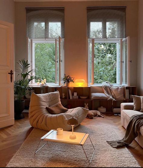 Bean Bag Living Room, Berlin Apartment, Cozy Evening, Living Room Scandinavian, Scandinavian Living, Dream Apartment, Dream House Interior, Decoration Inspiration, Apartment Inspiration