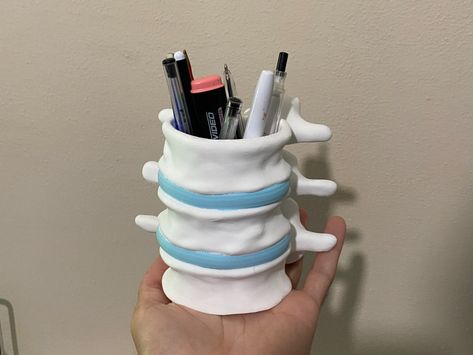 Vertebrae-Inspired Pen Holder by Big Simi Ct Scan, Beautiful Pen, Pens Pencils, Anatomy Art, Writing Instruments, Pen Holder, Pen Holders, 3d Printing, Markers