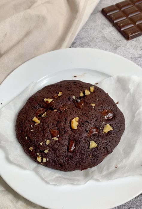 single-serving microwave vegan cookie,microwave cookie, microwave single serving cookie Microwave Cookie, Chocolate Cookie Cake, Single Serve Cookie, Egg Free Cookies, Vegan Biscuits, Tofu Recipes Vegan, Chocolate Cake Cookies, Mug Cakes, Sweet Cravings