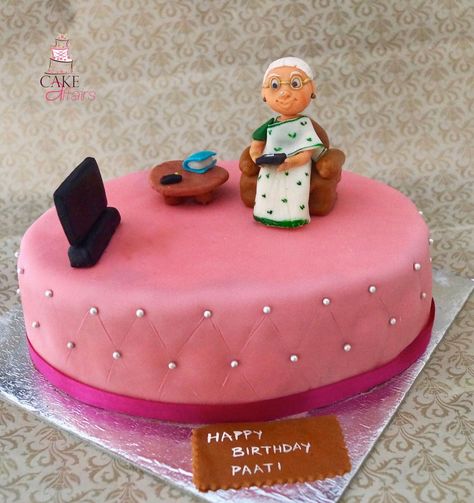 Cute grandma who loves her tab and Tv. Fondant topper. Grandmas Birthday Cake, Cakes For Grandmother Birthday, Grandma Cake Design, Grandmother Cake Design, Cake For Grandma Birthday, Birthday Cake For Grandma, Grandmother Birthday Cake, Mother Birthday Cake, Grandma Cake