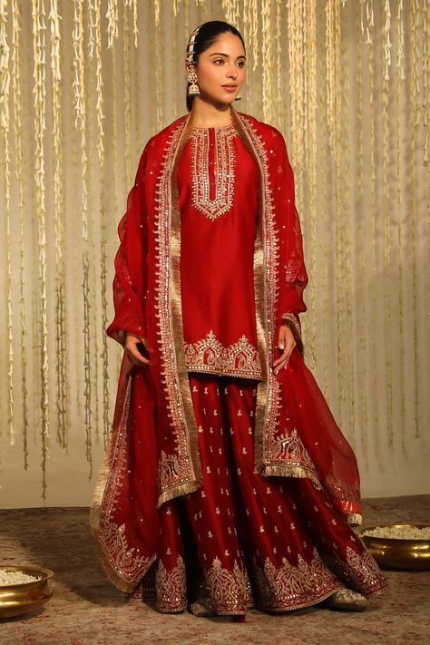 Shop for these amazing collections of Red Kurta And Sharara Silk Chanderi Embroidered Mishika Paisley Butti Set For Women by Sheetal Batra online at Aza Fashions. Bridal Suits Punjabi, Business Casual Womens Fashion, Lengha Blouse Designs, Silk Sharara, Kurta And Sharara, Embroidered Sharara, Lehenga Saree Design, Chanderi Dupatta, Red Kurta