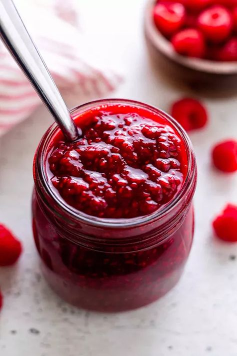 Raspberry Compote Recipe, Raspberry Compote, Lemon Juice Uses, Vanilla Muffins, Compote Recipe, Fruit Sauce, Cheesecake Toppings, Fruit Compote, Raspberry Recipes