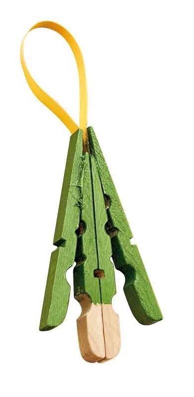 Clothes Pin Christmas Tree Clothespin Crafts Christmas, Clothespin Diy Crafts, Wooden Clothespin Crafts, Christmas Kindergarten, Christmas Tree Painting, Clothes Pin Crafts, Crafts Christmas, Christmas Ornaments Homemade, Green Christmas Tree