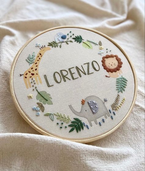 Embroidery Hoop Crafts, Miniature Embroidery, Diy Embroidery Designs, Name Embroidery, Baby Embroidery, Hand Embroidery Projects, Hand Embroidery Flowers, Embroidery On Clothes, Animal Embroidery