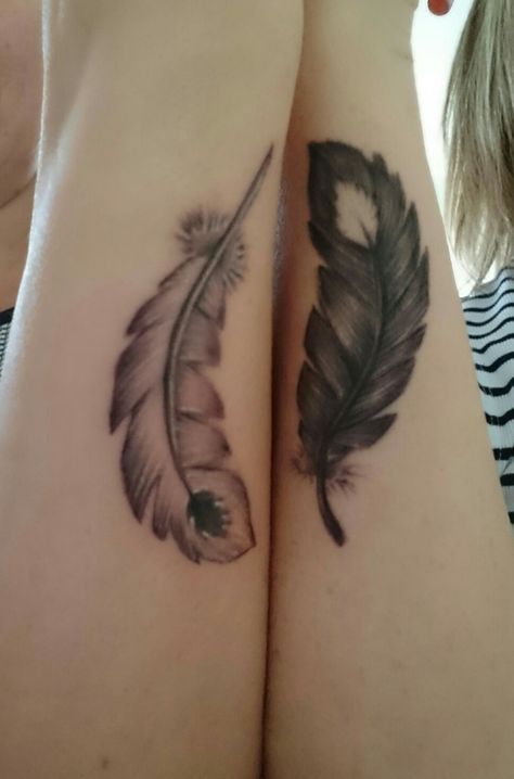 Sister's tattoo Shared Tattoos Matching Tat, Native Sister Tattoos, Matching Feather Tattoos Best Friends, Friendship Feather Tattoos, Native American Sister Tattoos, Feather Couple Tattoos, Feather Sister Tattoos, Bird Sister Tattoo, Sister Foot Tattoos