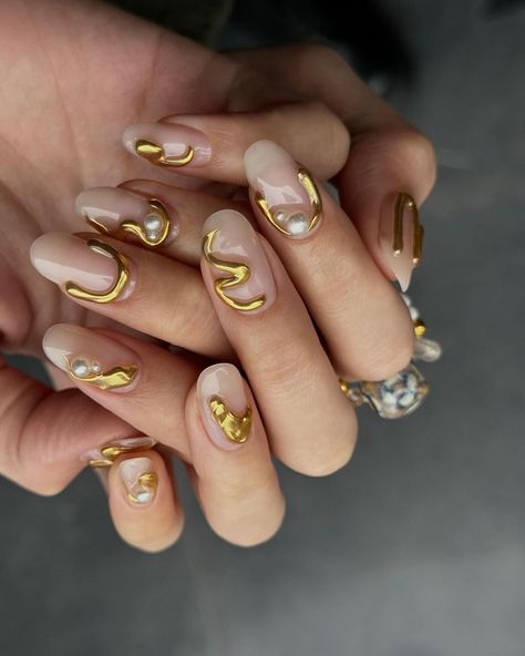 funky 3d gel + gold powder | Instagram 3d Gold Nail Art, 3d Gold Nails, Nails With Pigment Powder, Gold 3d Nails, Texture Nail Art, Textured Nail Art, Texture Nails, Textured Nails, Evil Eye Nails