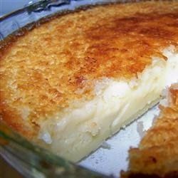 Magic Crust Custard Pie - Cook'n is Fun - Food Recipes, Dessert, & Dinner Ideas Impossible Coconut Pie, Impossible Pie, Pie Tin, Coconut Pie, Coconut Custard, Coconut Cream Pie, Custard Pie, Delish Recipes, Pie Dessert