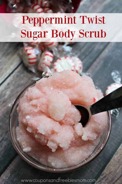 Homemade Peppermint Sugar Scrub! Great scent with a few simple ingredients! Pamper your dry skin with this easy DIY sugar scrub recipe. Perfect homemade Christmas gift! Check out how easy it is to make here! Easy Diy Sugar Scrub, Diy Gifts For Christmas, Joululahjat Diy, Peppermint Sugar Scrub, Diy Sugar Scrub, Diy Sugar Scrub Recipe, Homemade Christmas Gift, Peppermint Sugar Scrubs, Peppermint Sugar