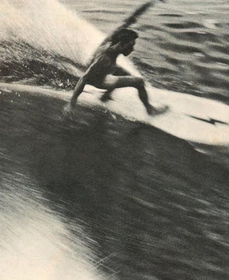 Vintage Ocean Photography, Vintage Surf Aesthetic, Retro Surf Photography, Vintage Surfing Photos, Vintage Surfers Photography, Black And White Surf Aesthetic, Vintage Surf Posters Black And White, Vintage Surf Photography, Surf Aesthetic