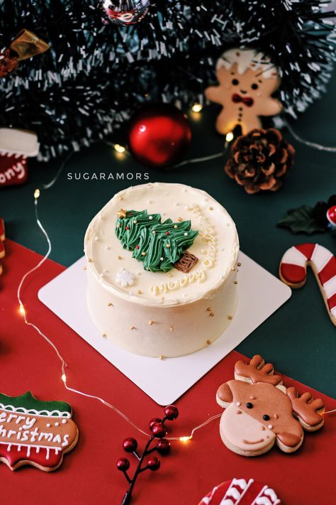 Christmas Cakes Photography, Christmas Theme Food Photography, Christmas Baking Photography, Christmas Food Styling Photography, Cake Christmas Photography, Christmas Sweets Photography, Christmas Styling Photography, Christmas Food Advertising, Christmas Product Packaging