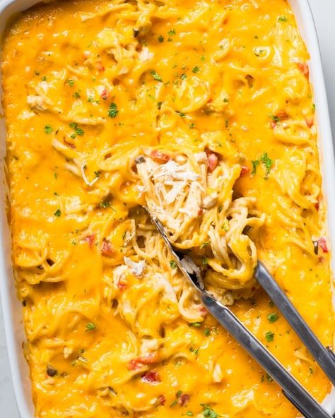 Baked Chicken Spaghetti With Velveeta Instant Pot Chicken Spaghetti Velveeta, Spaghetti With Velveeta Cheese, Chicken Spaghetti Recipe With Velveeta, Velveeta Chicken Spaghetti, Chicken Spaghetti With Velveeta, Velveeta Sauce, Chicken Spaghetti Velveeta, Velveeta Cheese Sauce, Supper Meals