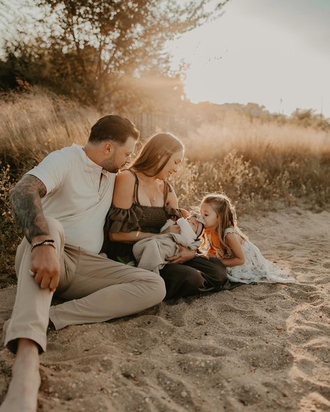 First outdoor newborn session and first session ever done on a beach believe it or not! We had such a blast and it was such a privilege to get to meet this beautiful growing family 💕 #burkatphotography #bedminsternj #somersetcounty #middlesexcounty #oldbridgenj #newjerseyfamilyphotography #njnewbornphotographer #njmaternityphotographer #newjerseyfamilyphotographer #njmom #sugarandsnailmag #gallerylanemagazine #nolimitsperspective #soulfulmotherhood #ignitedmotherhood #newborns_featured Outdoor Newborn Session, Growing Family, Newborn Session, Family Photographer, To Meet, Family Photography