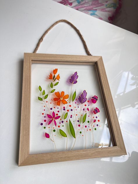 Flower Painting On Glass Frame, Glass Painting Photo Frame, Picture Frame Glass Painting Ideas Diy, Glass Frame Painting Ideas, Glass Frame Painting, Painting On Glass Frame, Herbarium Art, Painted Wildflowers, Wall Decor Flowers