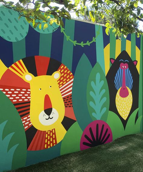 Playground Mural Ideas, Classroom Mural Ideas, School Murals For Kids, Daycare Mural, Garage Mural, Toddler Outdoor Play, Animal Graffiti, Kids Church Decor, Jungle Mural