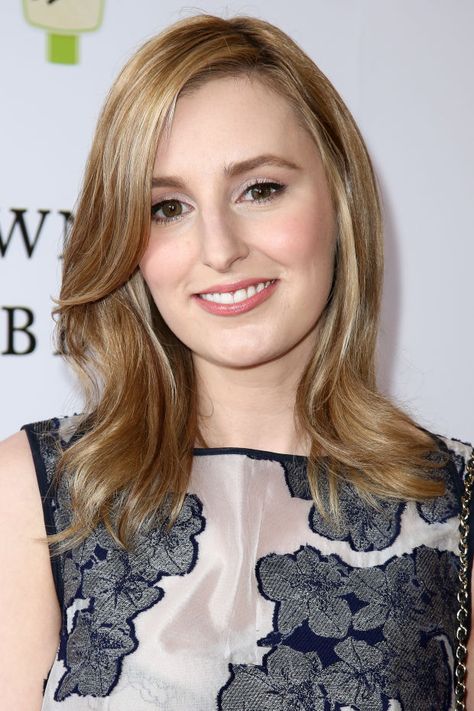 Laura Carmichael at the 2015 'Afternoon With Downton Abbey' event. http://beautyeditor.ca/2015/06/15/best-celebrity-beauty-looks-bryce-dallas-howard Cornrow Styles For Kids, Beliage Hair, Best Home Hair Color, Easy Hair Dos, Mixed Girl Hairstyles, Thanksgiving Hairstyles, Laura Carmichael, Easy Short Haircuts, Burgundy Lips