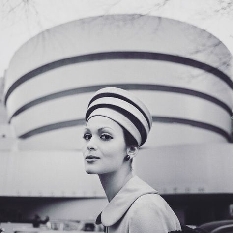 Isabella Albonico wearing “Guggenheim hat”, photo by Tony Vaccaro for LOOK Magazine, 1960. Peggy Guggenheim, Sunday Inspiration, Rem Koolhaas, Look Magazine, Mad Max Fury Road, New York Museums, Alexander Calder, Guggenheim Museum, Powerful Images