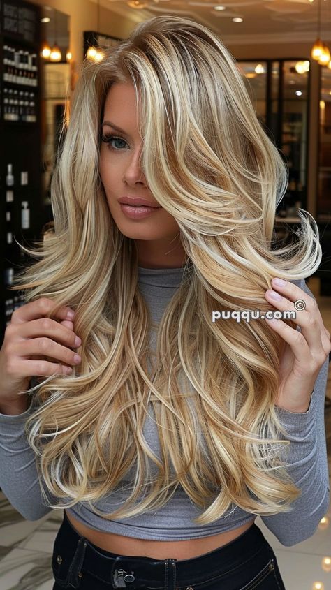 Blonde Hair Balayage, Blonde Hair With Lowlights, Hair With Lowlights, Beautiful Blonde Hair, Blonde Curls, Beautiful Hair Color, Blonde Hair Inspiration, Balayage Hair Blonde, Blonde Hair Looks