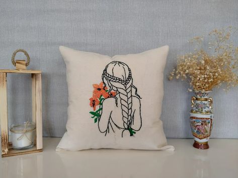 Hand Embroidered Pillow, Embroidered Pillows, Hand Embroidered Pillows, Crochet Pillow Cover, Basic Embroidery, Embroidered Pillow Covers, Basic Embroidery Stitches, Handmade Embroidery Designs, Embroidered Pillowcases