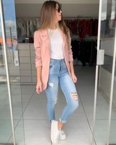 Outfits Fresas, Outfits Con Jeans, Blazer Outfits Casual, Blazer Outfit, Mode Casual, Causual Outfits, Pink Blazer, Business Outfit, Casual Chic Outfit