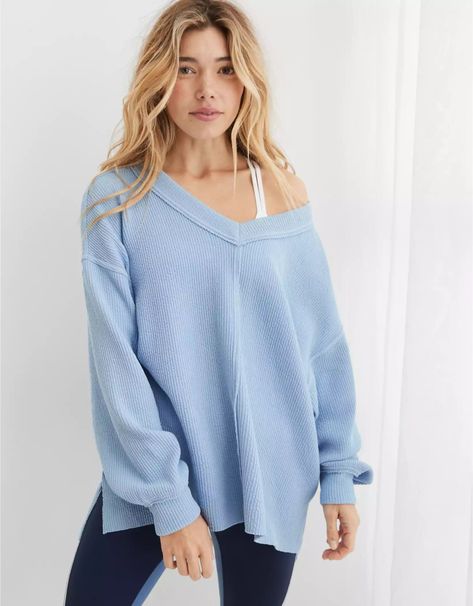 American Eagle Sweaters, Summer Closet, Hoodies For Women, Cute Summer Outfits, Cozy Sweatshirts, Mens Outfitters, Cute Tops, Vneck Sweater, Fashion Inspo Outfits