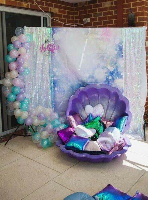 Deco Theme Marin, Mermaid Birthday Party Decorations, Mermaid Theme Birthday Party, Ariel Birthday, Sea Birthday Party, Mermaid Theme Party, Mermaid Baby Showers, Mermaid Parties, Little Mermaid Birthday