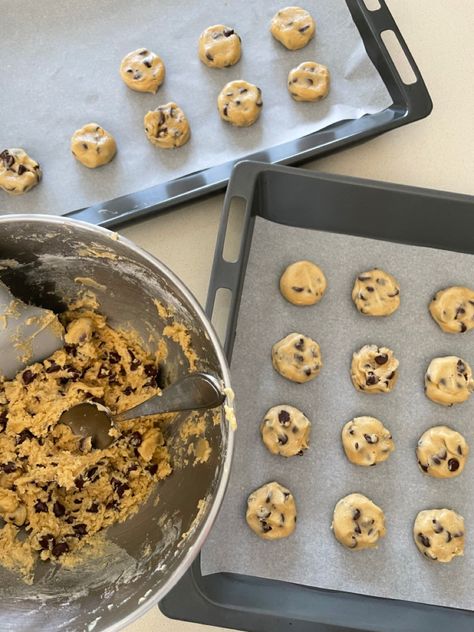 Vision Board Baking, Baker Astethic, Baking Aesthetic Girl, Baking Aesthetic Vintage, Baking Cookies Aesthetic, Baking Therapy, Baking Aesthetic, Tip Of The Iceberg, Baking Cookies